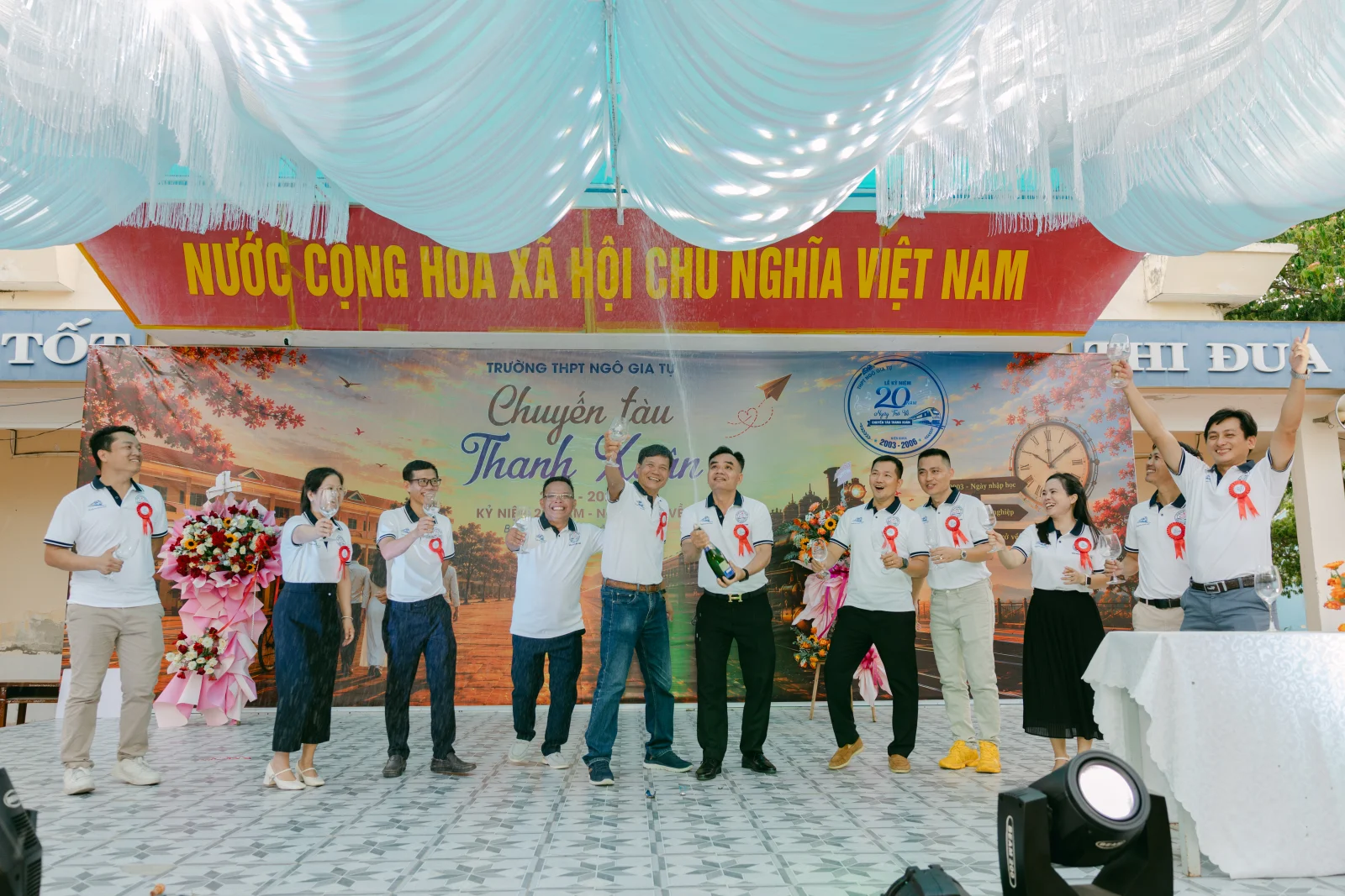Ảnh lễ kỷ niệm 20 năm THPT Ngô Gia Tự, chụp ngày 08/08/2026
