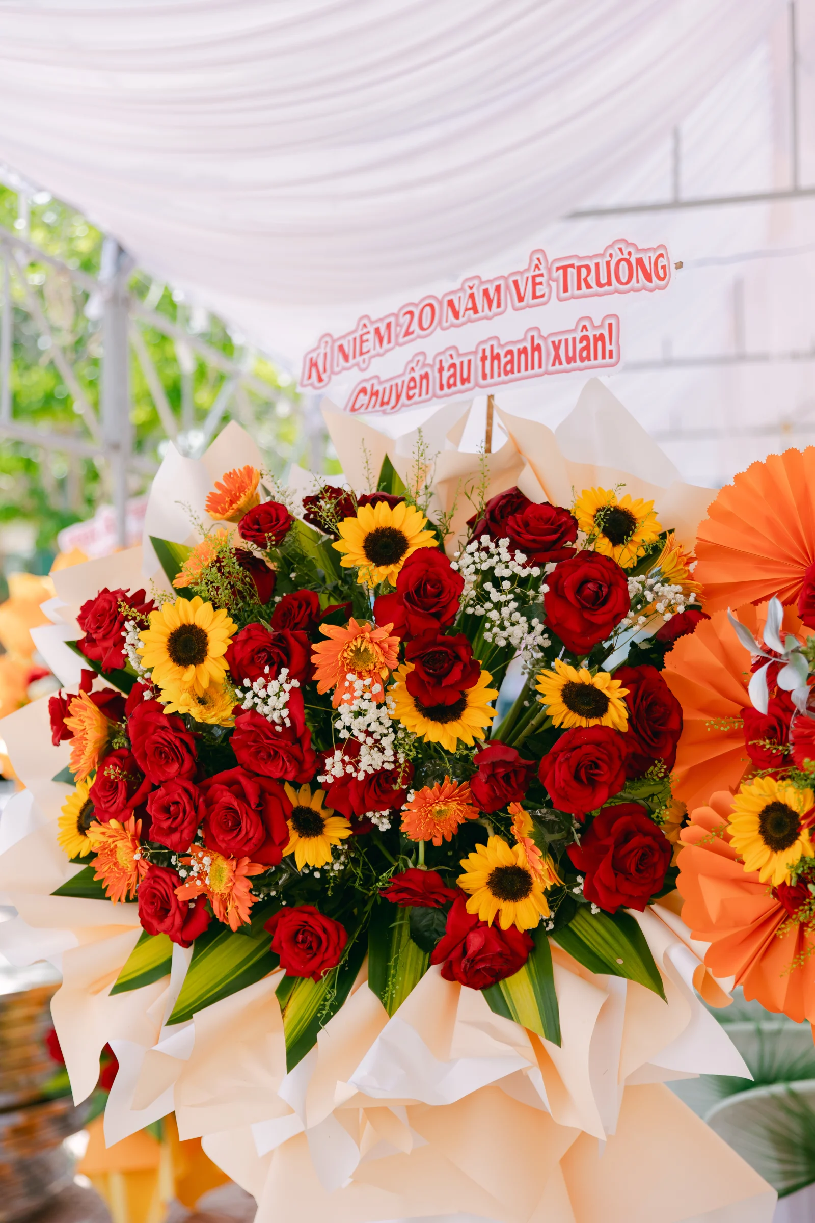Ảnh lễ kỷ niệm 20 năm THPT Ngô Gia Tự, chụp ngày 08/08/2026