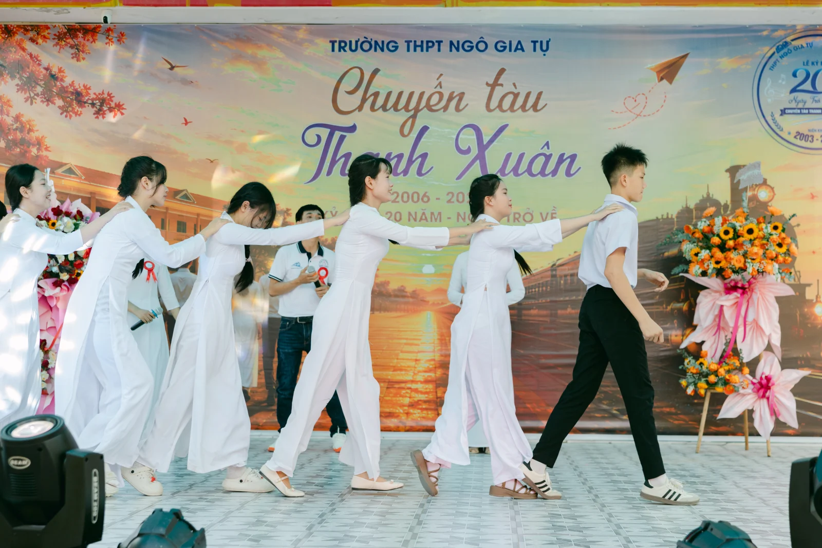 Ảnh lễ kỷ niệm 20 năm THPT Ngô Gia Tự, chụp ngày 08/08/2026