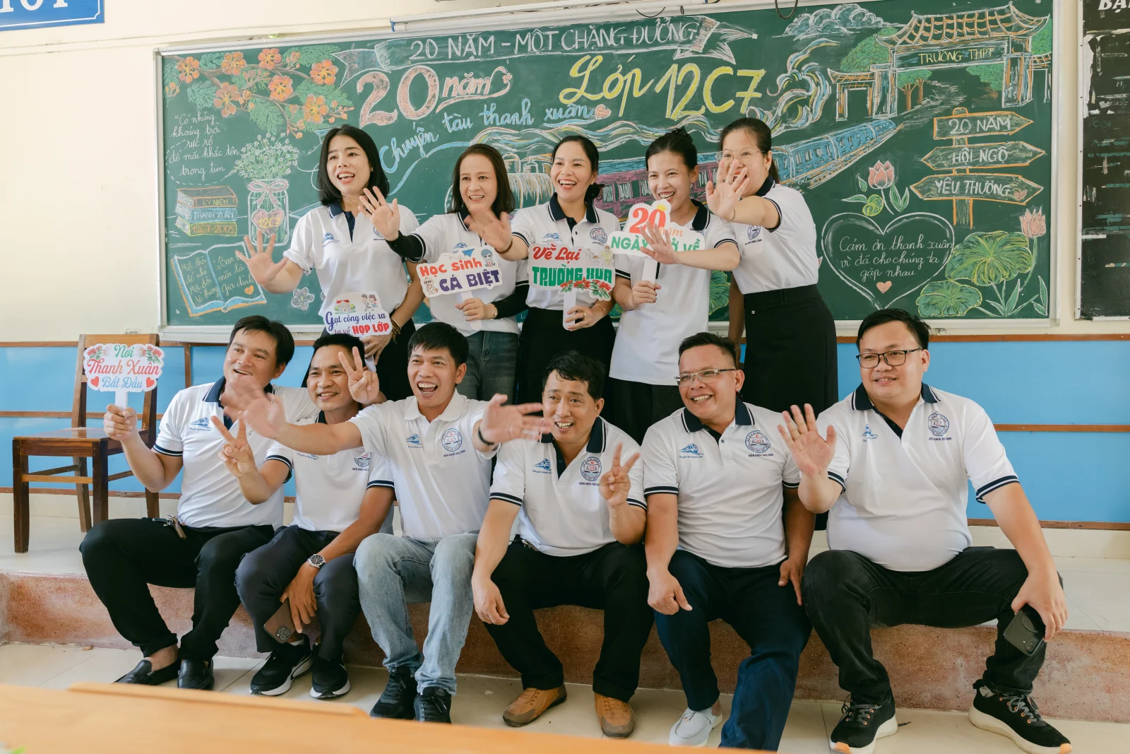 Ảnh lễ kỷ niệm 20 năm THPT Ngô Gia Tự, chụp ngày 08/08/2026