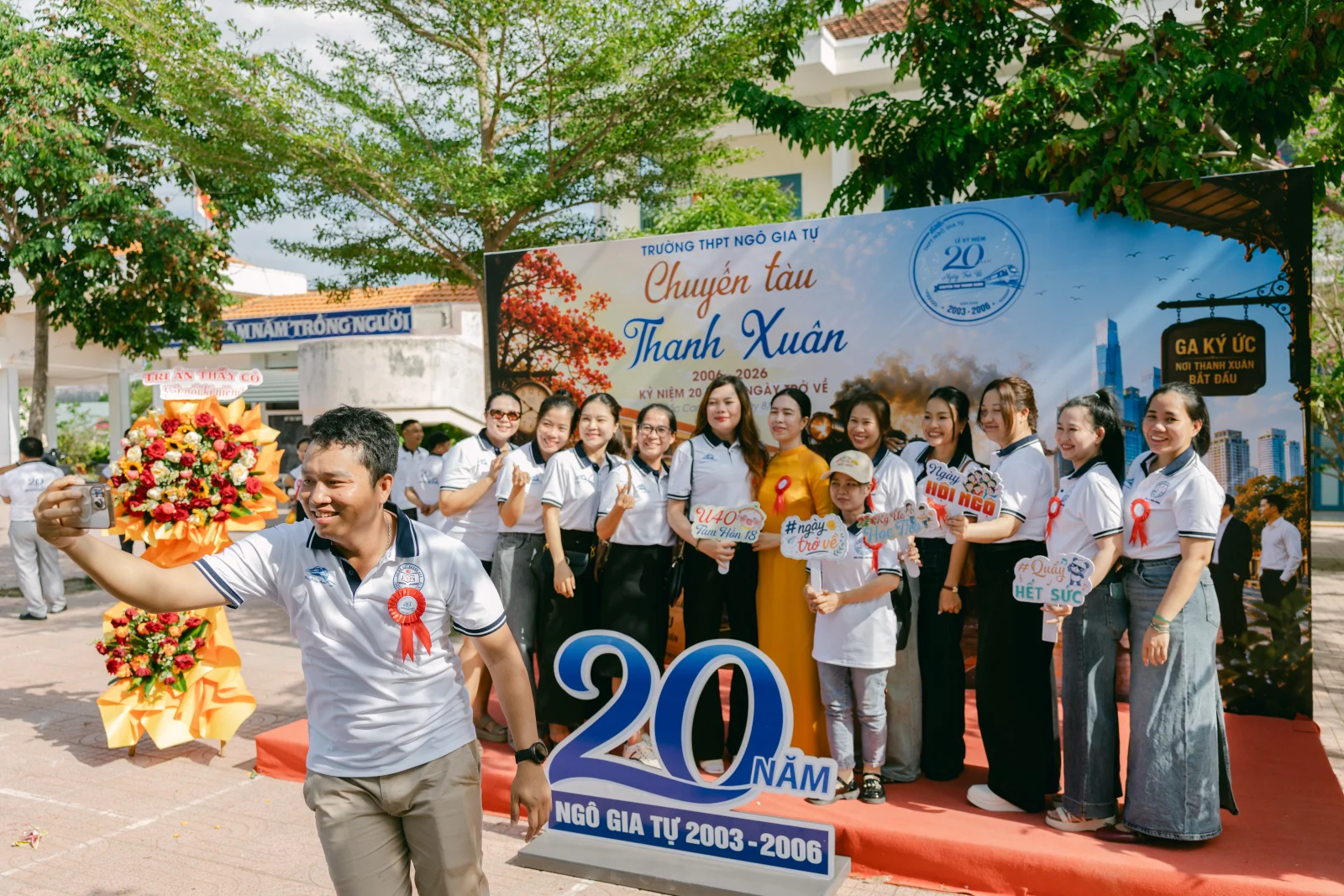 Ảnh lễ kỷ niệm 20 năm THPT Ngô Gia Tự, chụp ngày 08/08/2026