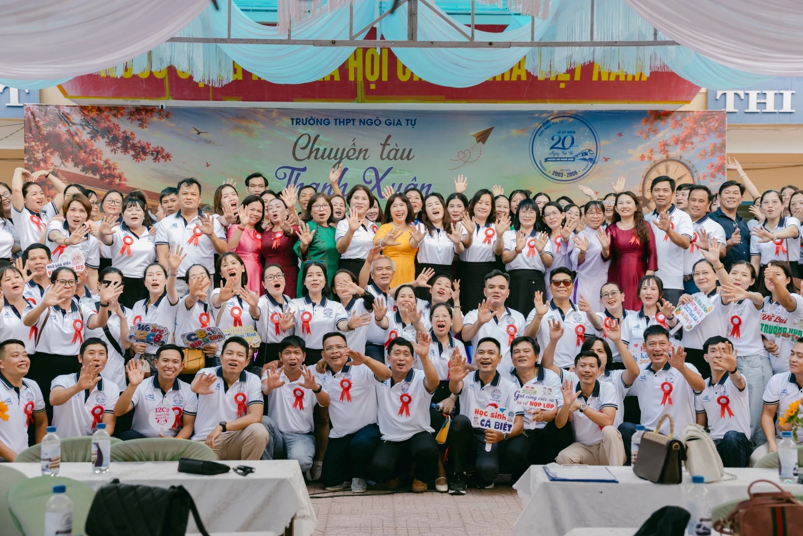 Ảnh lễ kỷ niệm 20 năm THPT Ngô Gia Tự, chụp ngày 08/08/2026
