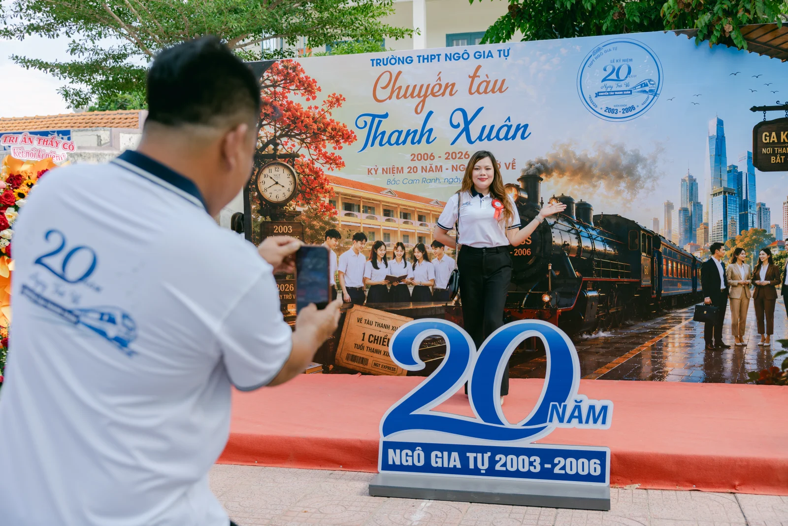 Ảnh lễ kỷ niệm 20 năm THPT Ngô Gia Tự, chụp ngày 08/08/2026