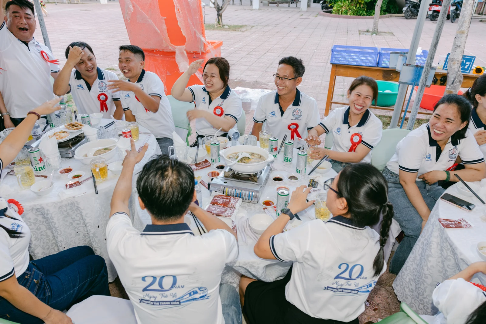 Ảnh lễ kỷ niệm 20 năm THPT Ngô Gia Tự, chụp ngày 08/08/2026