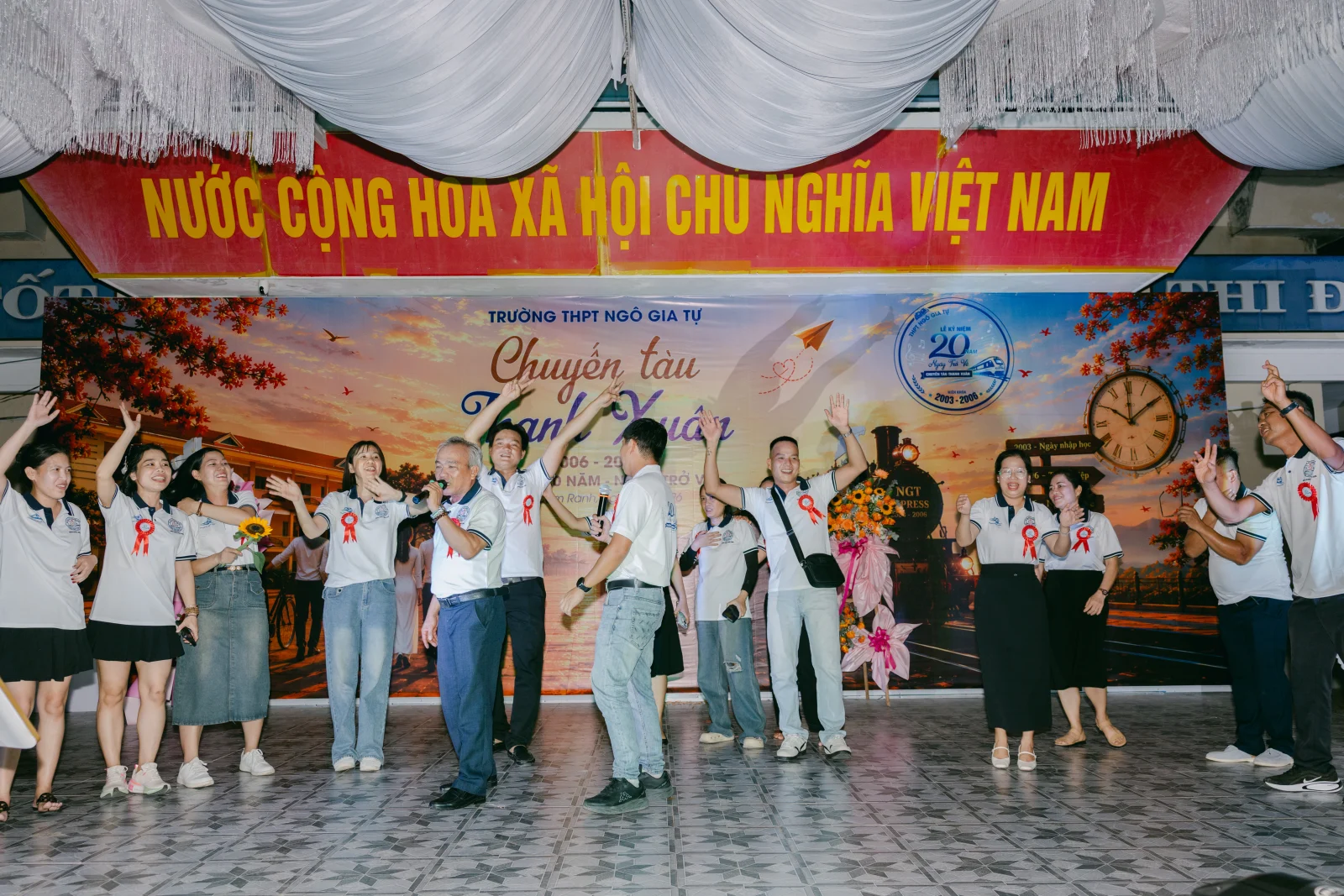 Ảnh lễ kỷ niệm 20 năm THPT Ngô Gia Tự, chụp ngày 08/08/2026