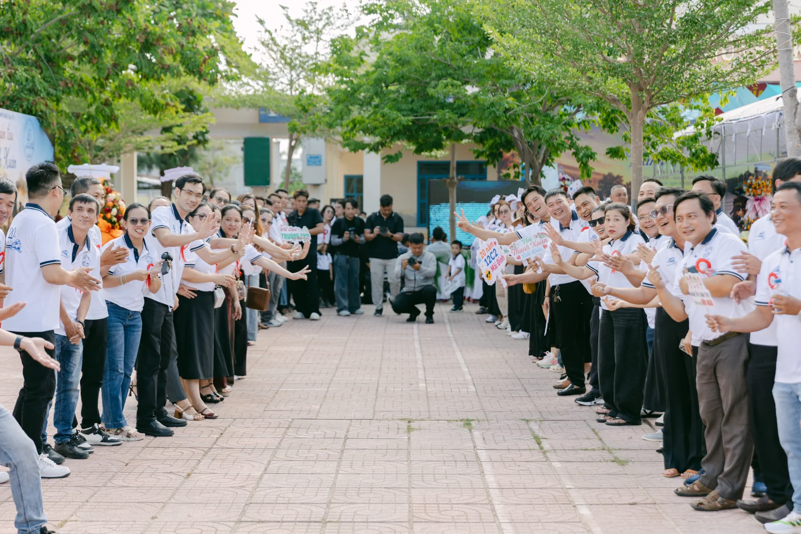 Ảnh lễ kỷ niệm 20 năm THPT Ngô Gia Tự, chụp ngày 08/08/2026