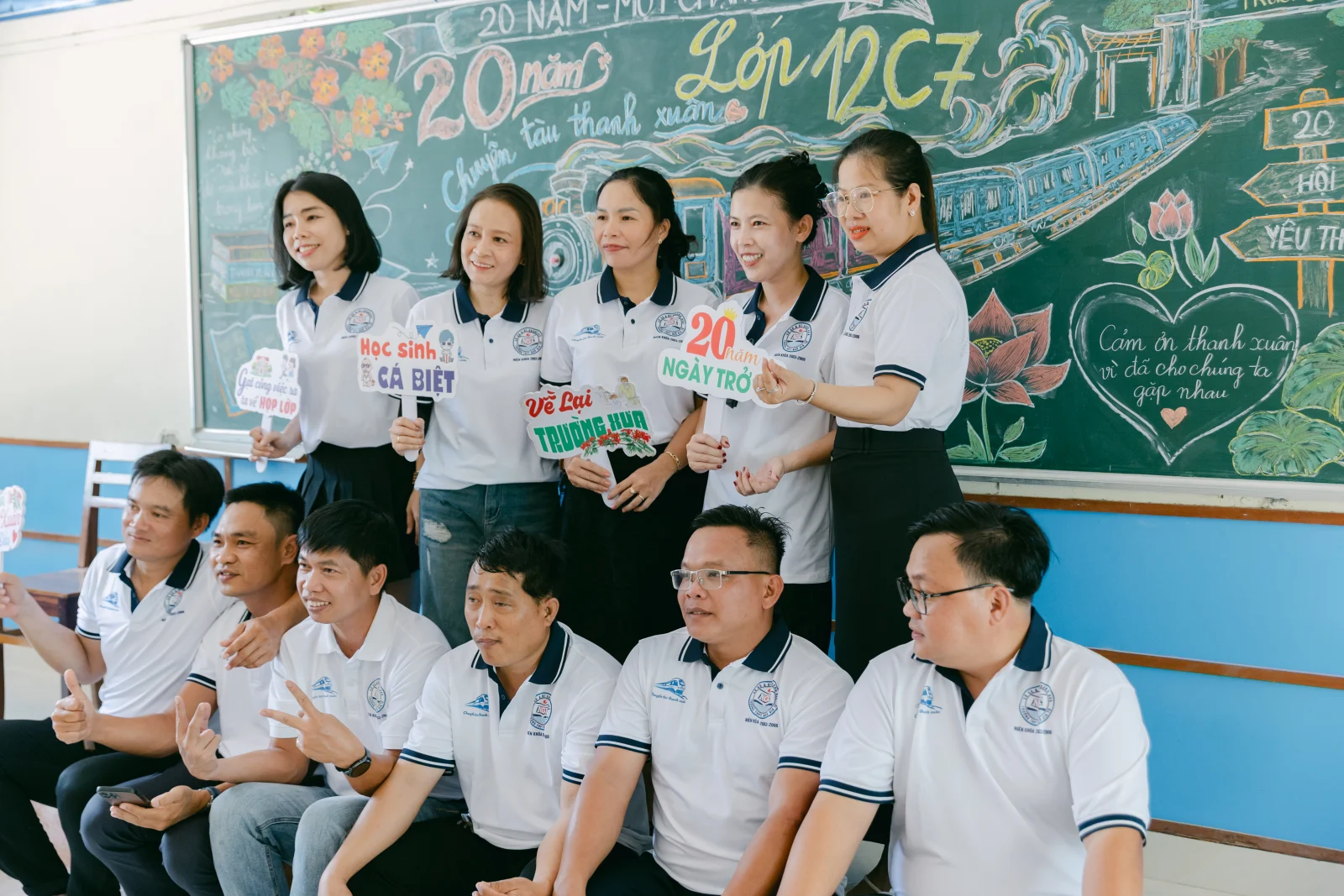 Ảnh lễ kỷ niệm 20 năm THPT Ngô Gia Tự, chụp ngày 08/08/2026