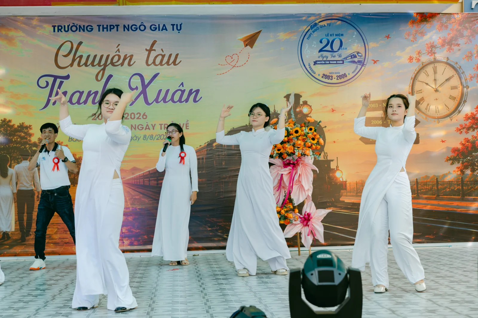 Ảnh lễ kỷ niệm 20 năm THPT Ngô Gia Tự, chụp ngày 08/08/2026