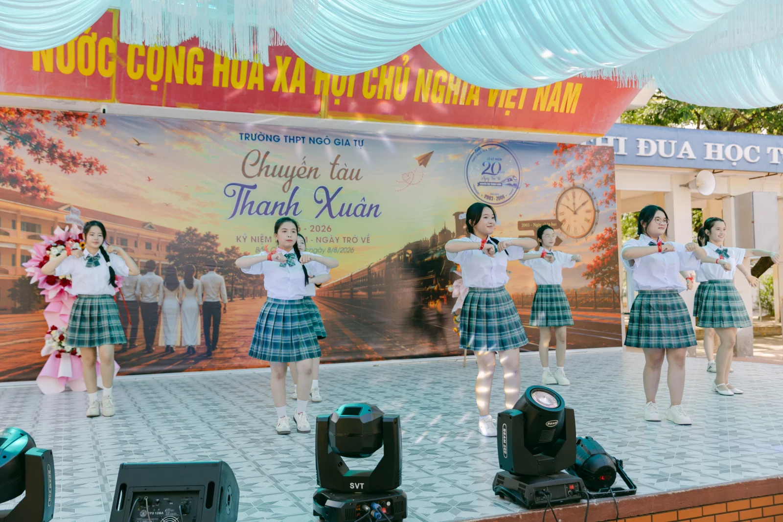 Ảnh lễ kỷ niệm 20 năm THPT Ngô Gia Tự, chụp ngày 08/08/2026