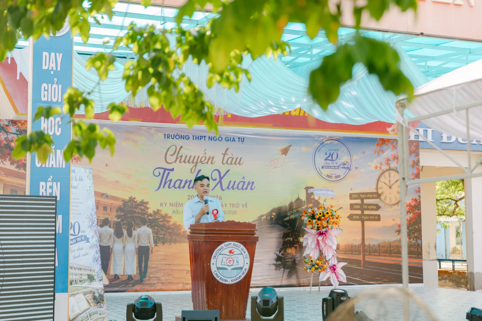 Ảnh lễ kỷ niệm 20 năm THPT Ngô Gia Tự, chụp ngày 08/08/2026