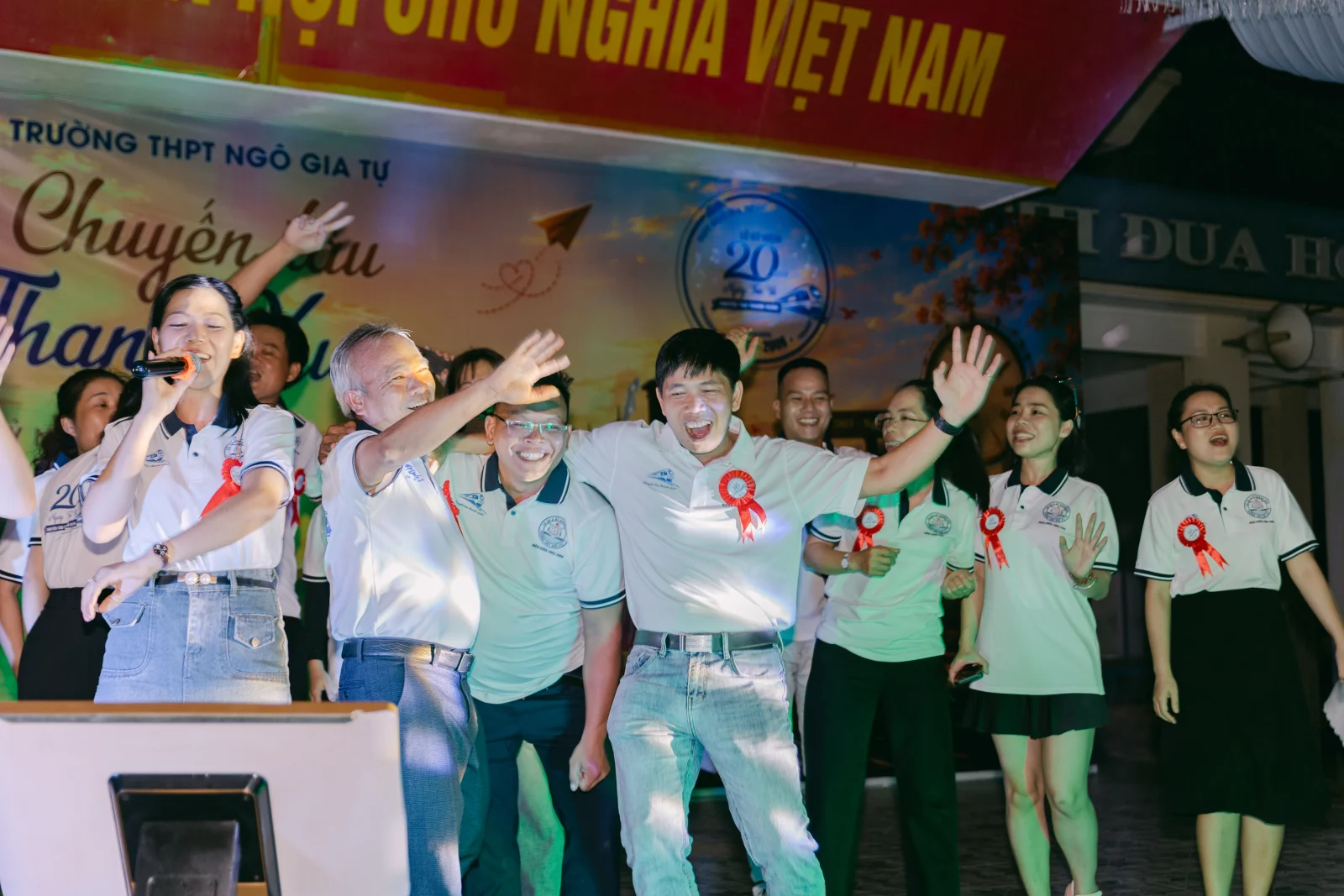 Ảnh lễ kỷ niệm 20 năm THPT Ngô Gia Tự, chụp ngày 08/08/2026