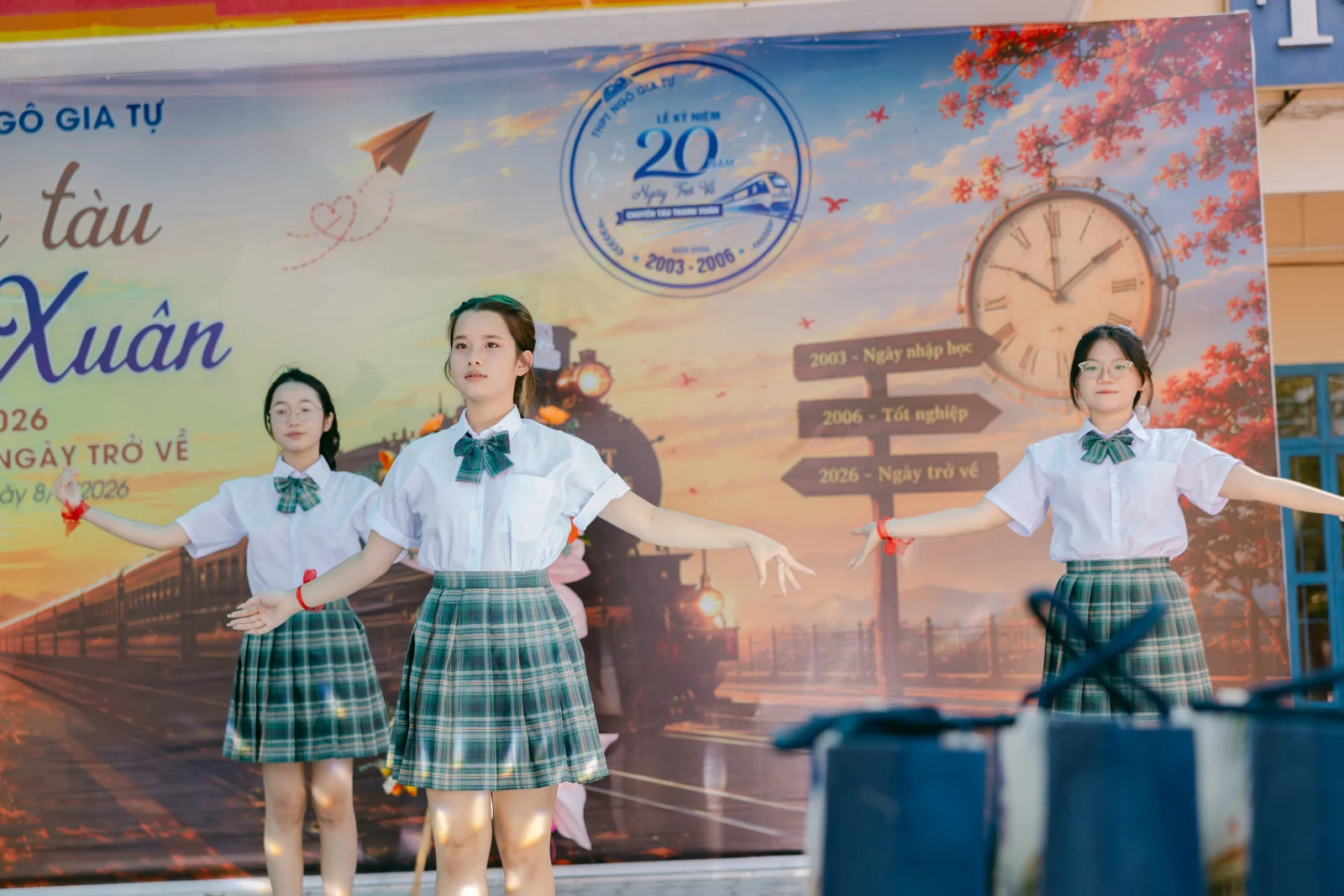 Ảnh lễ kỷ niệm 20 năm THPT Ngô Gia Tự, chụp ngày 08/08/2026