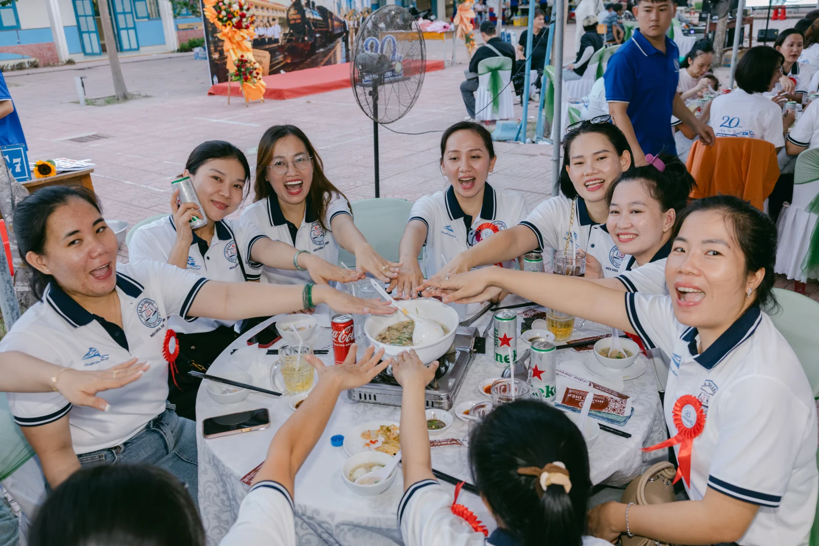 Ảnh lễ kỷ niệm 20 năm THPT Ngô Gia Tự, chụp ngày 08/08/2026