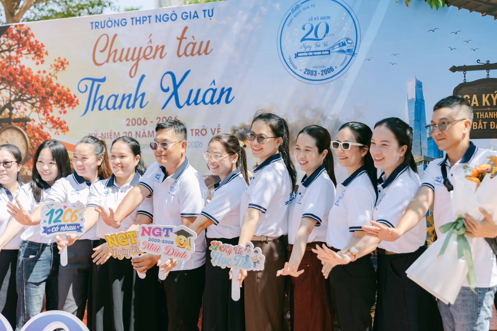 Ảnh lễ kỷ niệm 20 năm THPT Ngô Gia Tự, chụp ngày 08/08/2026
