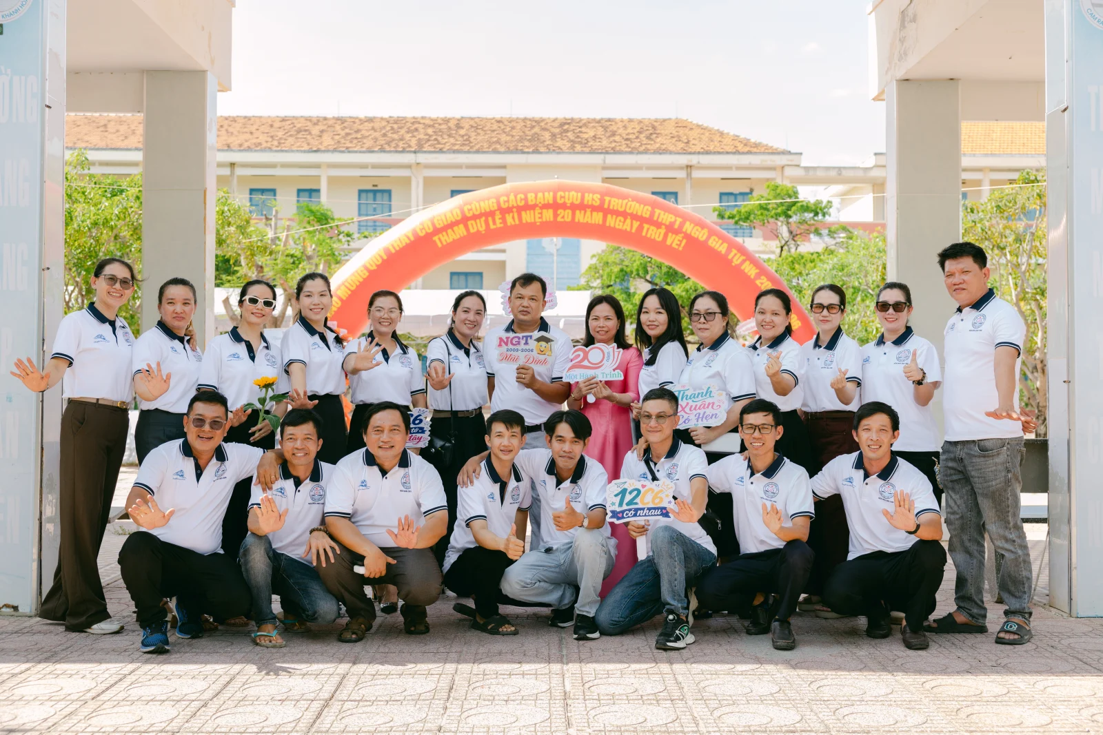 Ảnh lễ kỷ niệm 20 năm THPT Ngô Gia Tự, chụp ngày 08/08/2026