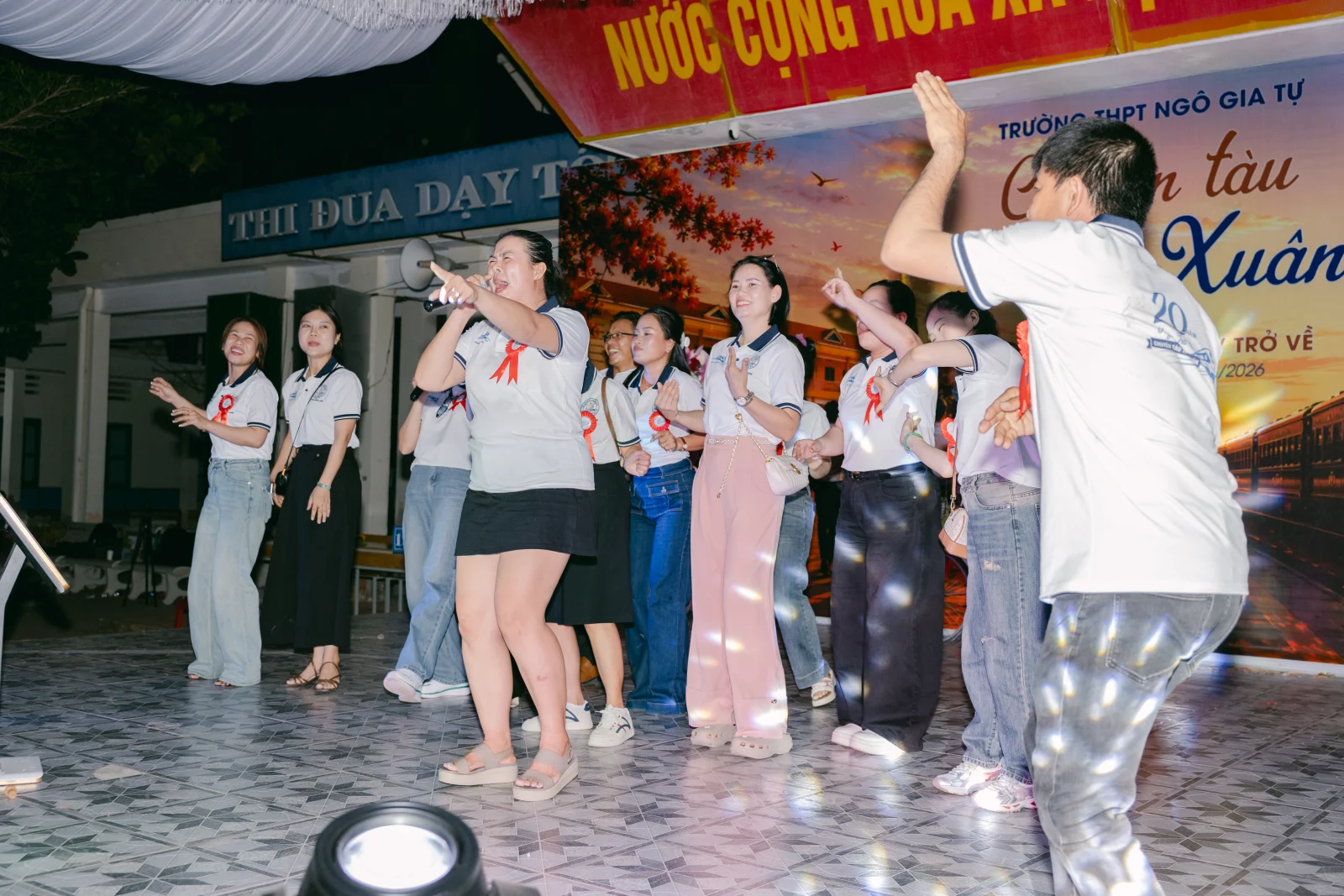 Ảnh lễ kỷ niệm 20 năm THPT Ngô Gia Tự, chụp ngày 08/08/2026