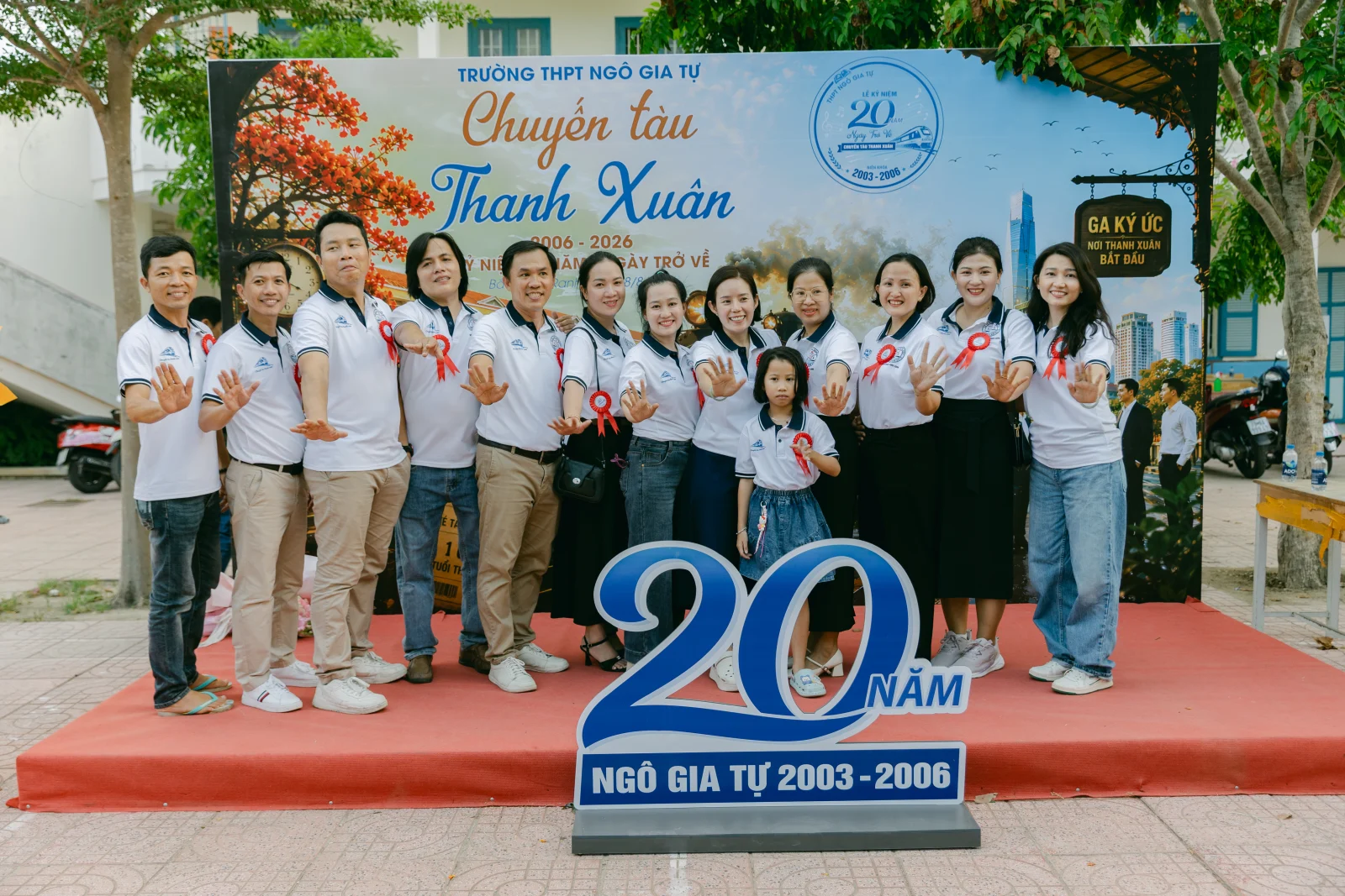 Ảnh lễ kỷ niệm 20 năm THPT Ngô Gia Tự, chụp ngày 08/08/2026