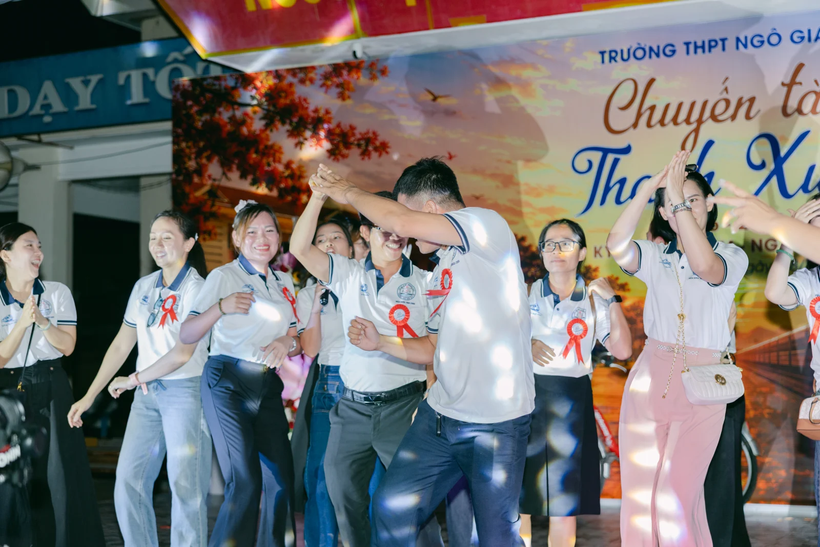 Ảnh lễ kỷ niệm 20 năm THPT Ngô Gia Tự, chụp ngày 08/08/2026