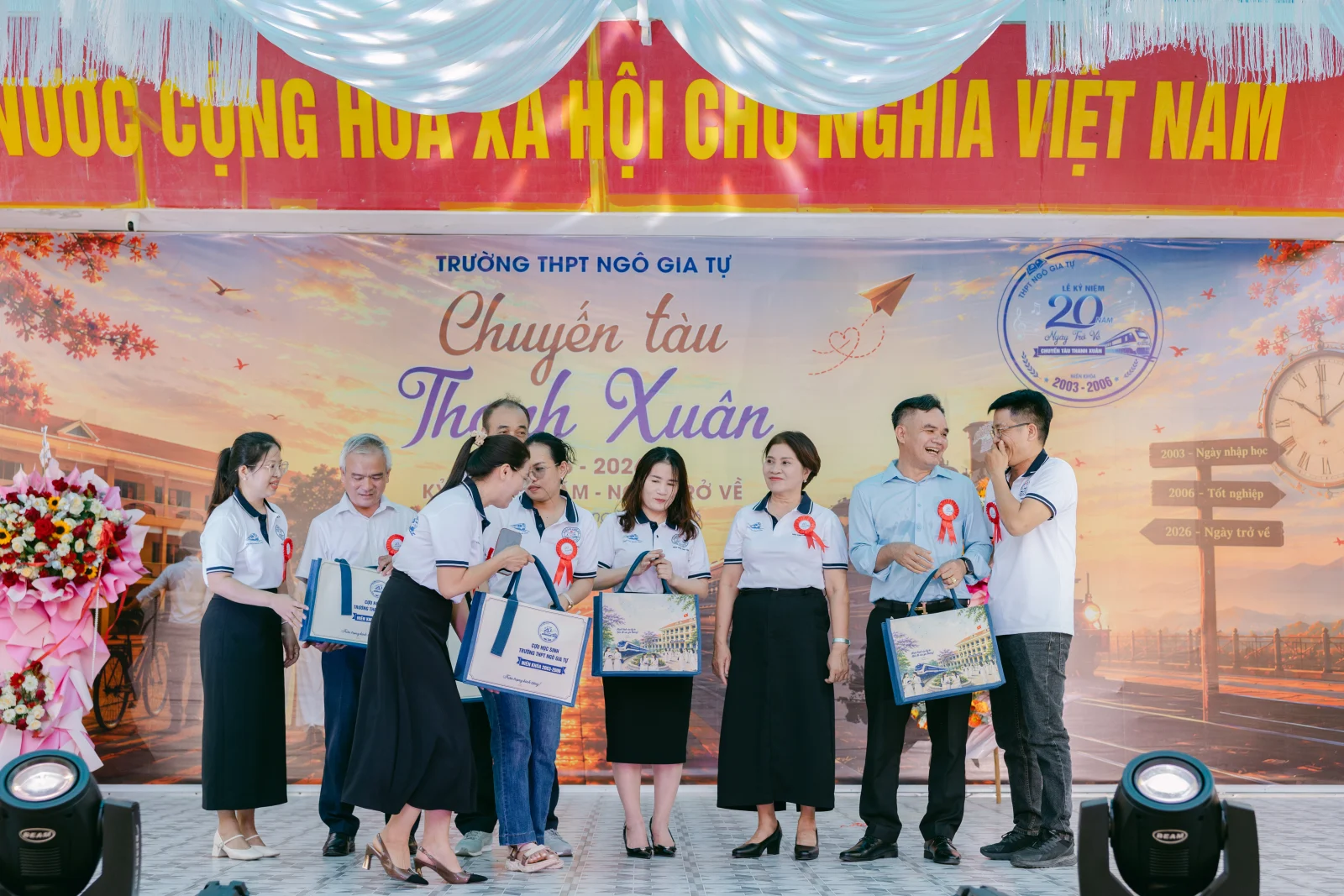 Ảnh lễ kỷ niệm 20 năm THPT Ngô Gia Tự, chụp ngày 08/08/2026
