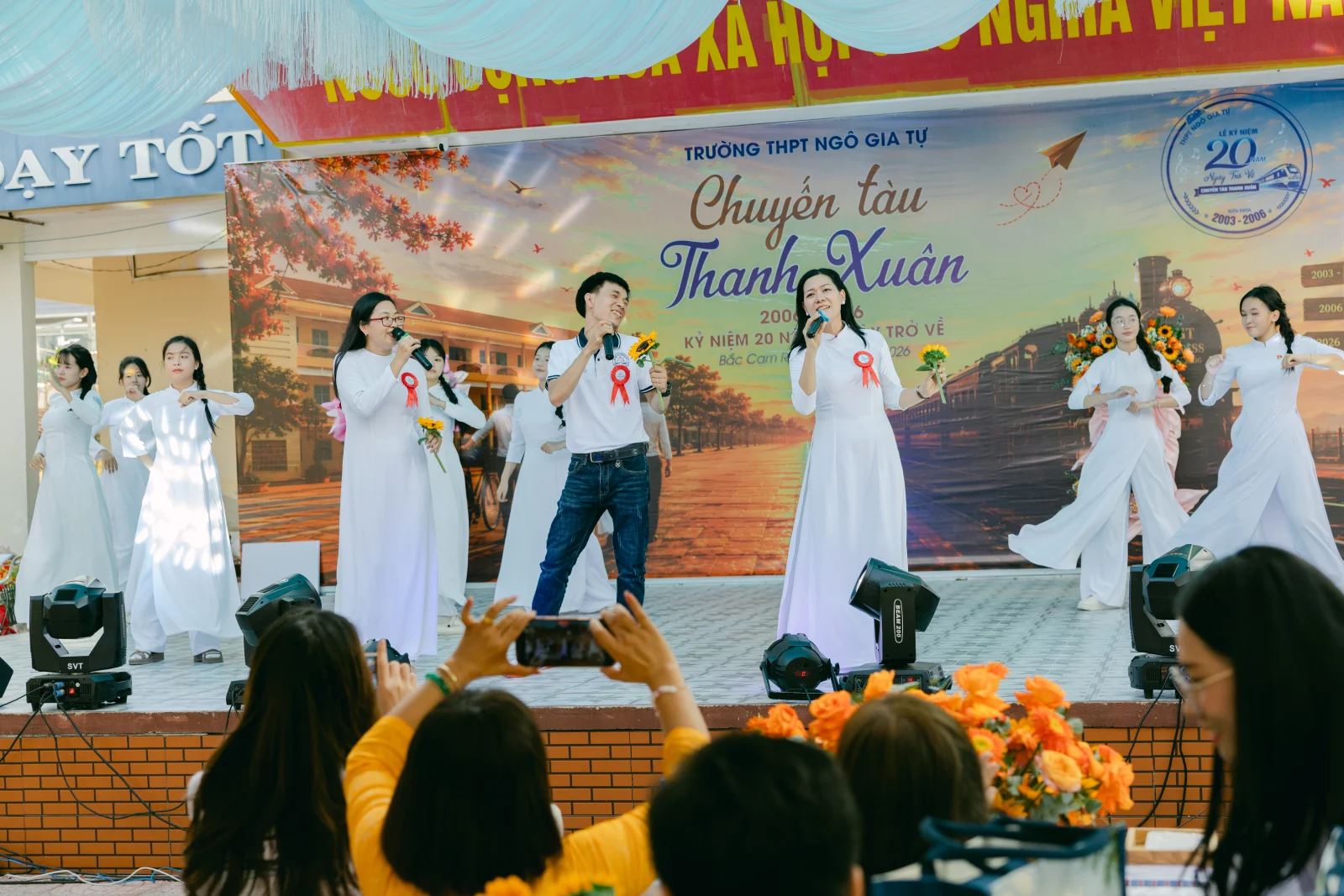 Ảnh lễ kỷ niệm 20 năm THPT Ngô Gia Tự, chụp ngày 08/08/2026