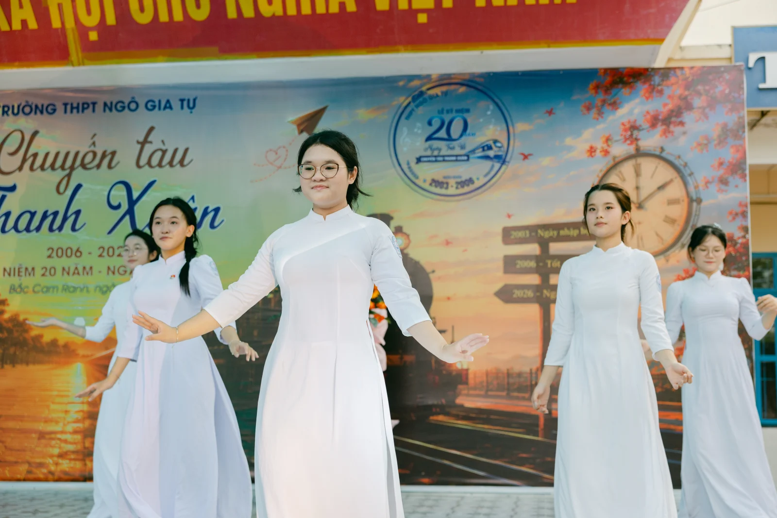 Ảnh lễ kỷ niệm 20 năm THPT Ngô Gia Tự, chụp ngày 08/08/2026