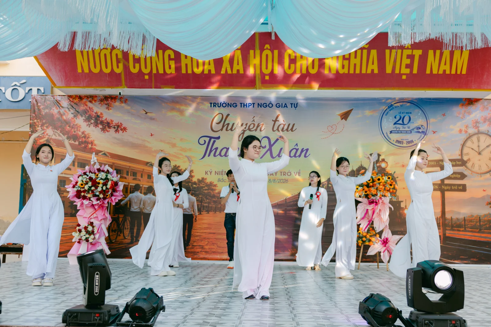 Ảnh lễ kỷ niệm 20 năm THPT Ngô Gia Tự, chụp ngày 08/08/2026