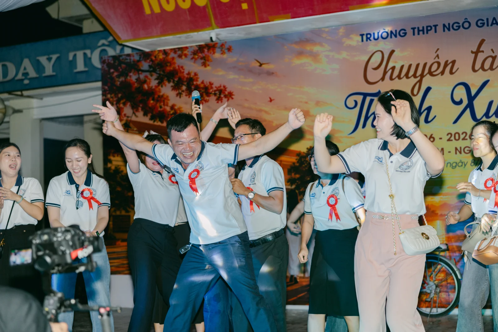 Ảnh lễ kỷ niệm 20 năm THPT Ngô Gia Tự, chụp ngày 08/08/2026