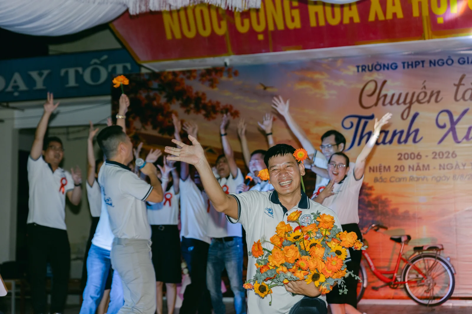 Ảnh lễ kỷ niệm 20 năm THPT Ngô Gia Tự, chụp ngày 08/08/2026