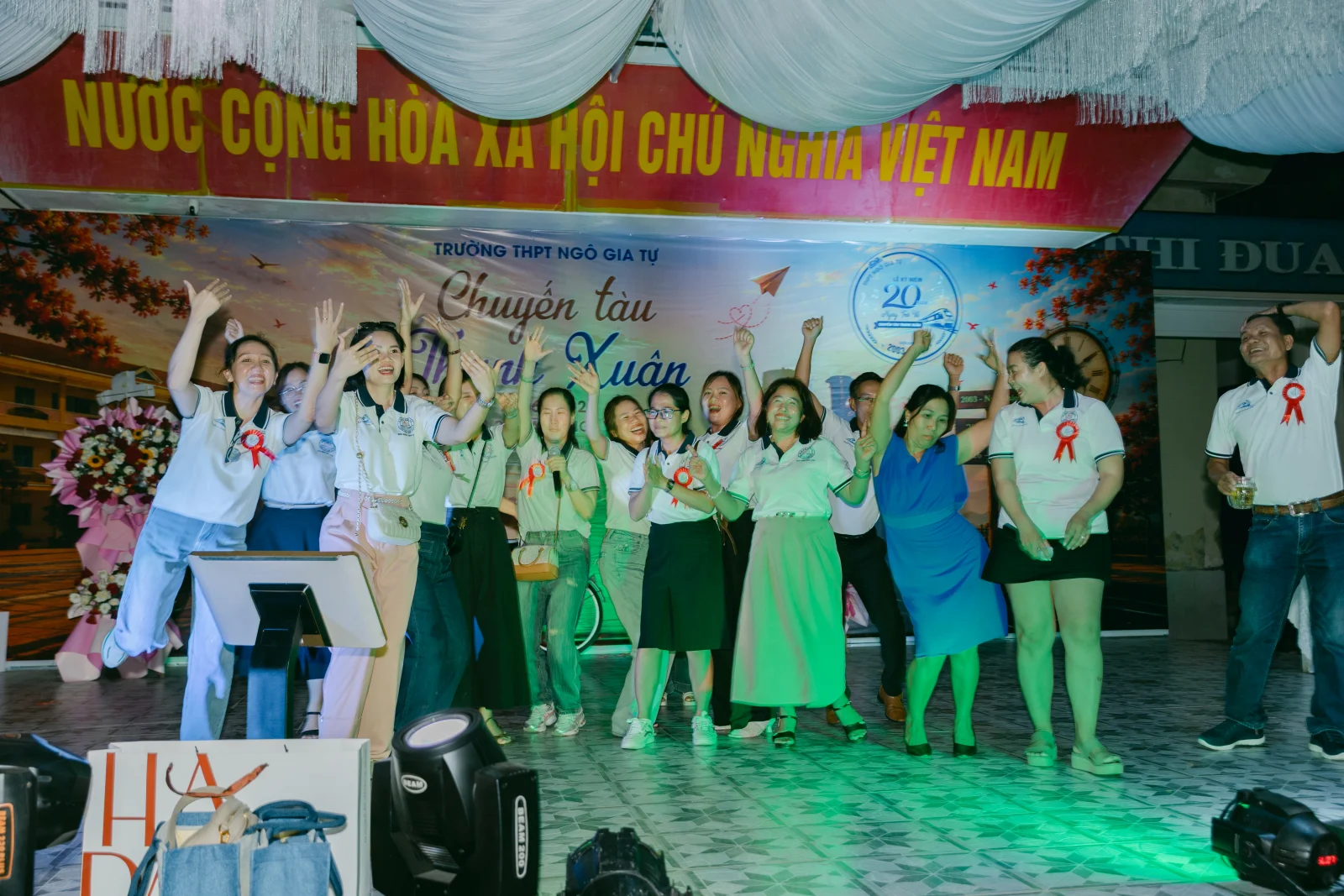 Ảnh lễ kỷ niệm 20 năm THPT Ngô Gia Tự, chụp ngày 08/08/2026