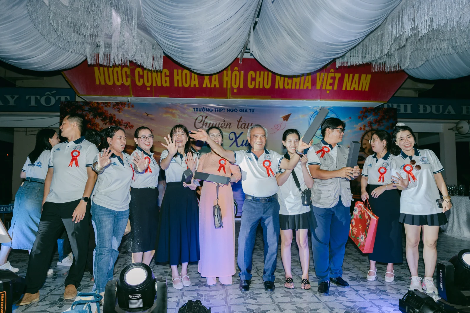 Ảnh lễ kỷ niệm 20 năm THPT Ngô Gia Tự, chụp ngày 08/08/2026