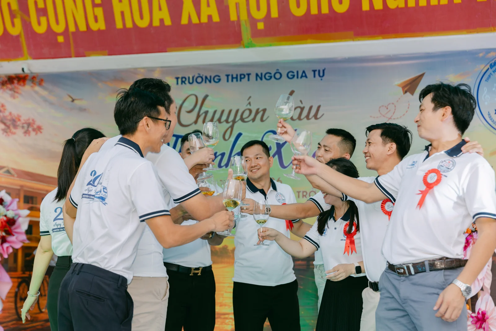 Ảnh lễ kỷ niệm 20 năm THPT Ngô Gia Tự, chụp ngày 08/08/2026