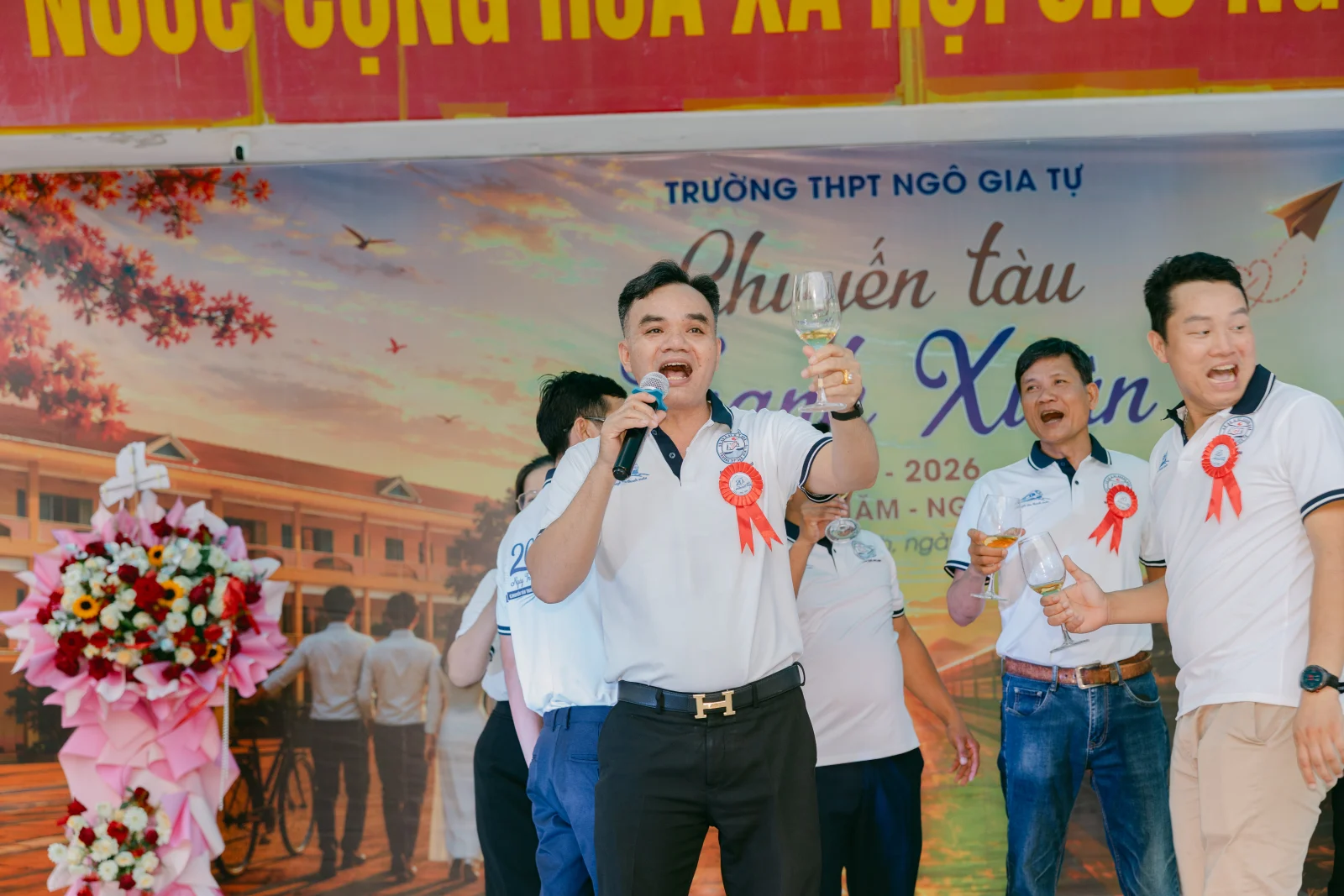 Ảnh lễ kỷ niệm 20 năm THPT Ngô Gia Tự, chụp ngày 08/08/2026