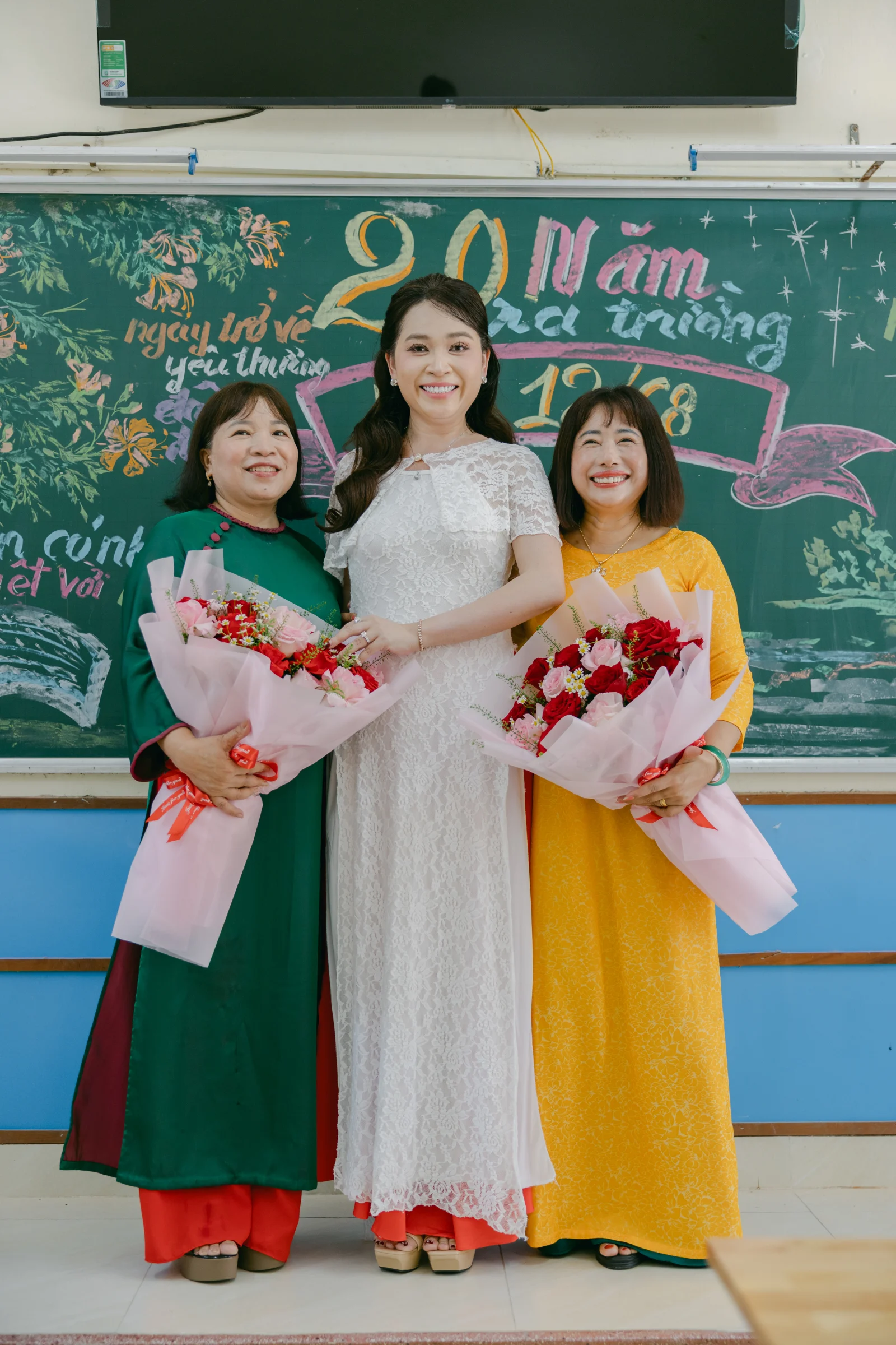 Ảnh lễ kỷ niệm 20 năm THPT Ngô Gia Tự, chụp ngày 08/08/2026