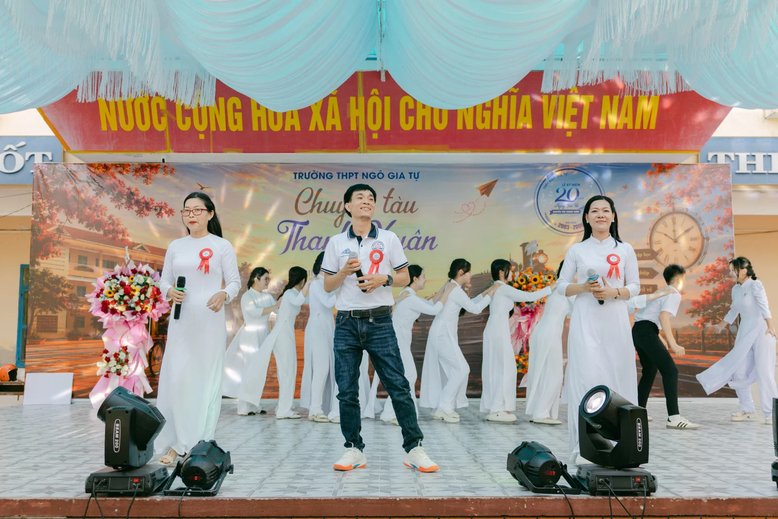 Ảnh lễ kỷ niệm 20 năm THPT Ngô Gia Tự, chụp ngày 08/08/2026