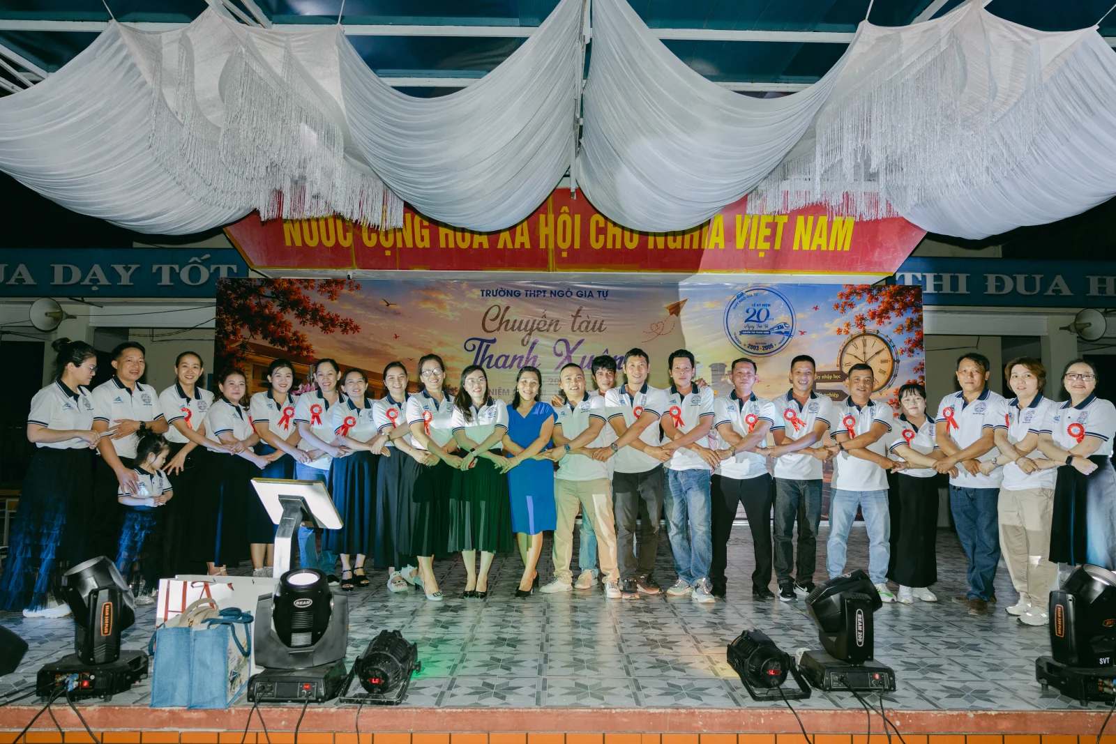 Ảnh lễ kỷ niệm 20 năm THPT Ngô Gia Tự, chụp ngày 08/08/2026