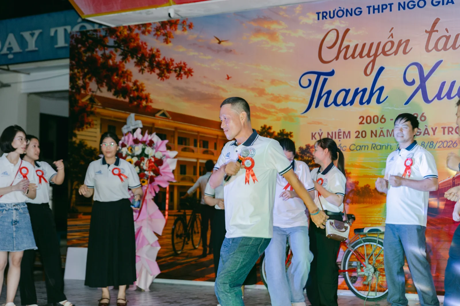 Ảnh lễ kỷ niệm 20 năm THPT Ngô Gia Tự, chụp ngày 08/08/2026