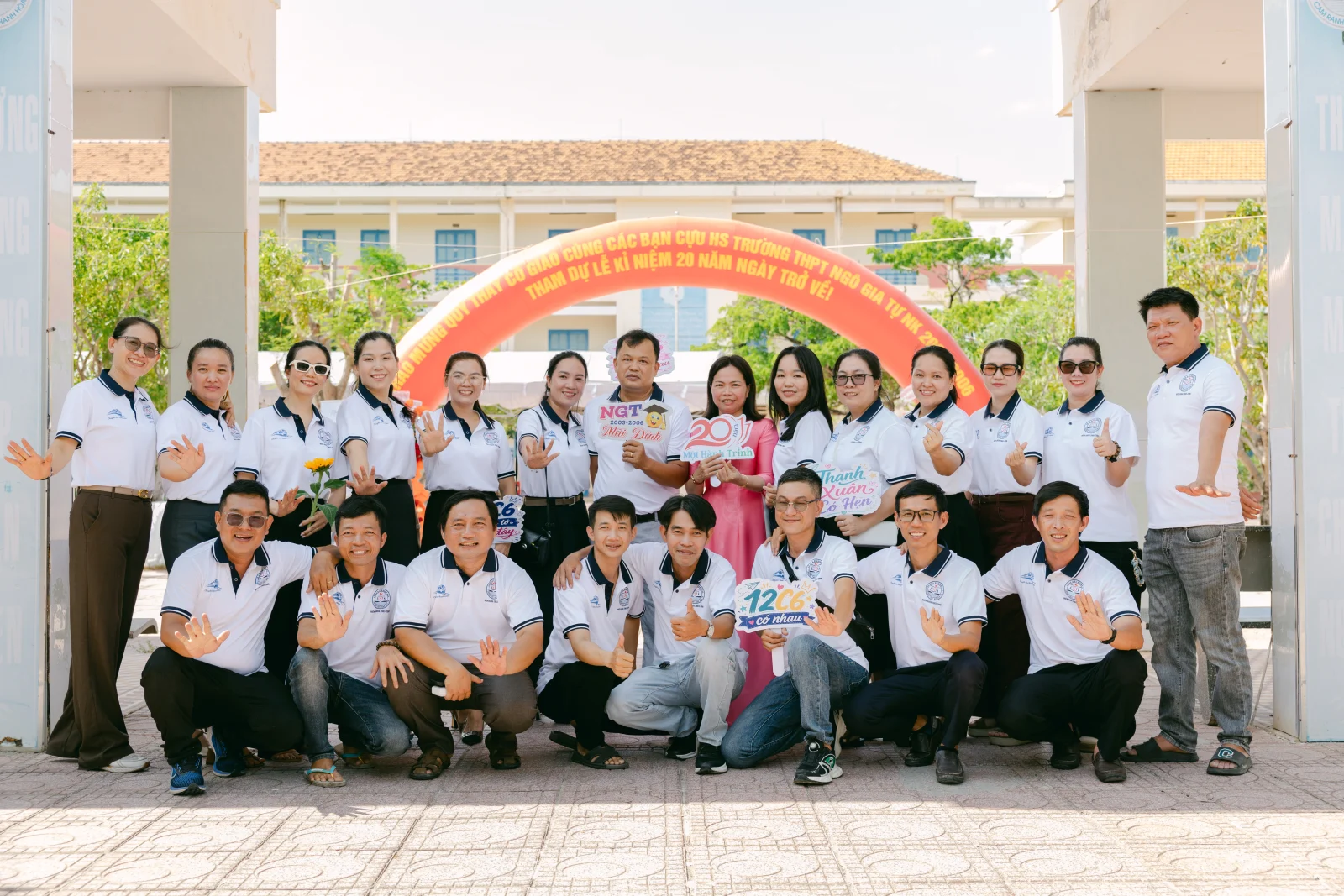Ảnh lễ kỷ niệm 20 năm THPT Ngô Gia Tự, chụp ngày 08/08/2026