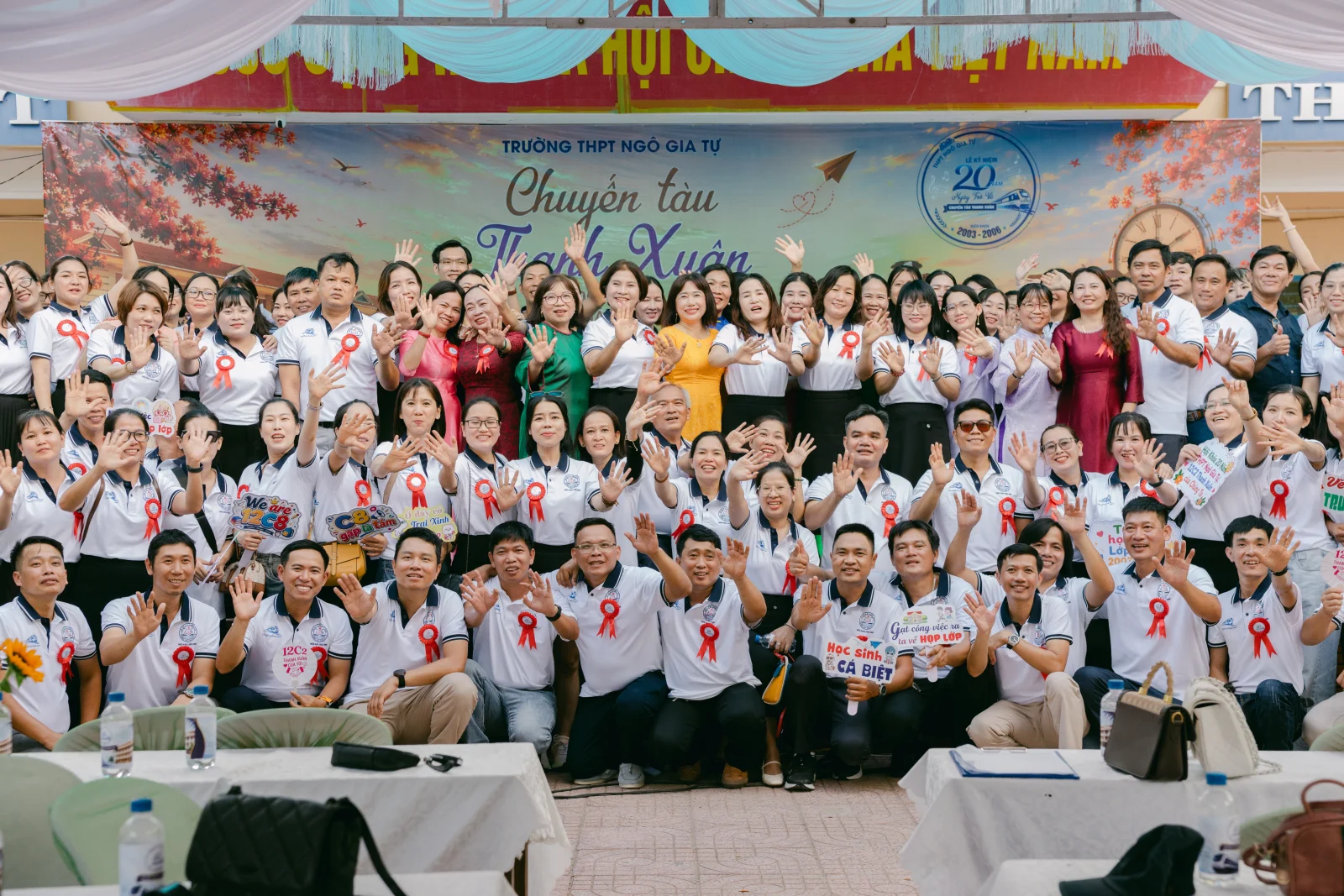 Ảnh lễ kỷ niệm 20 năm THPT Ngô Gia Tự, chụp ngày 08/08/2026