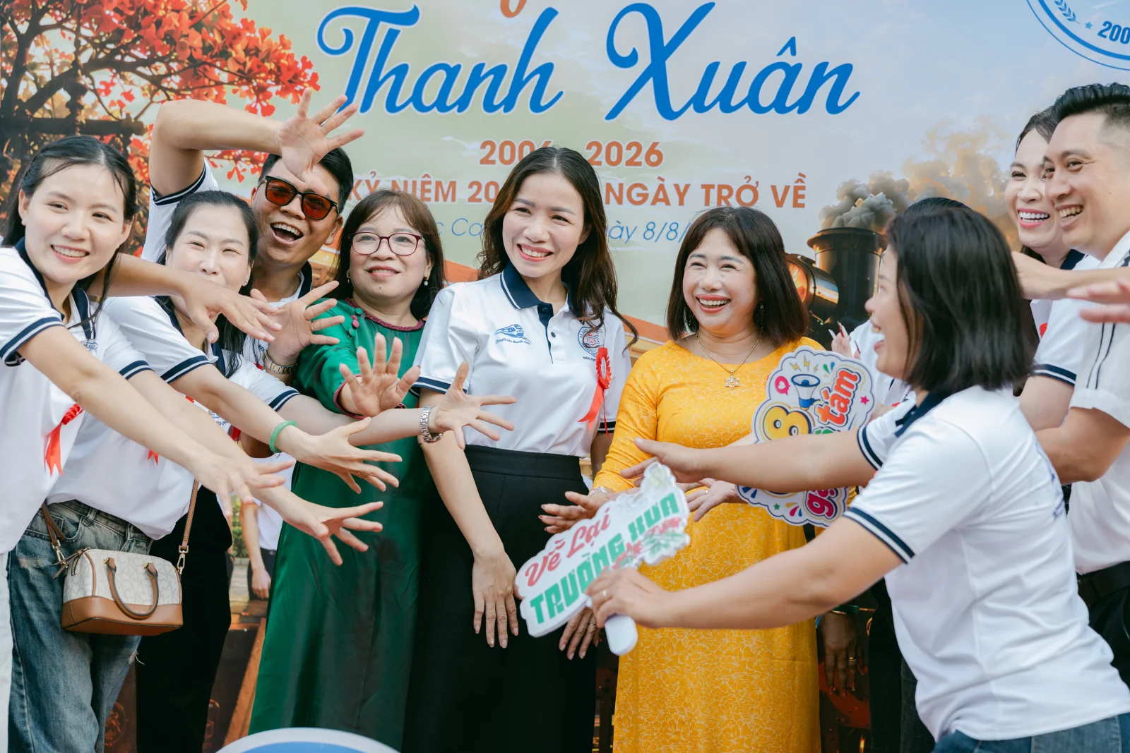 Ảnh lễ kỷ niệm 20 năm THPT Ngô Gia Tự, chụp ngày 08/08/2026