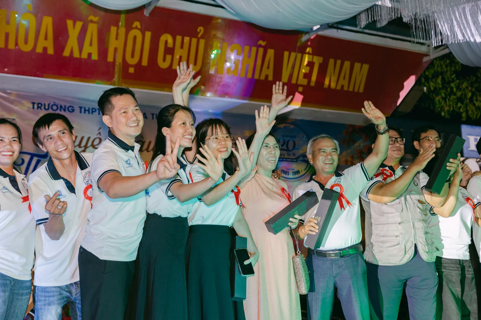 Ảnh lễ kỷ niệm 20 năm THPT Ngô Gia Tự, chụp ngày 08/08/2026