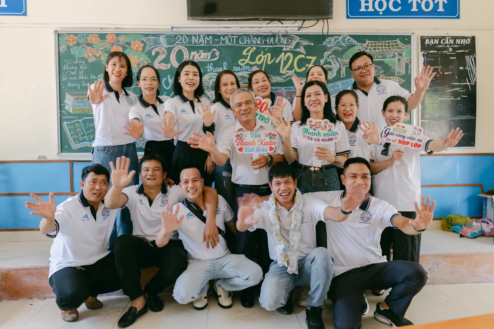 Ảnh lễ kỷ niệm 20 năm THPT Ngô Gia Tự, chụp ngày 08/08/2026