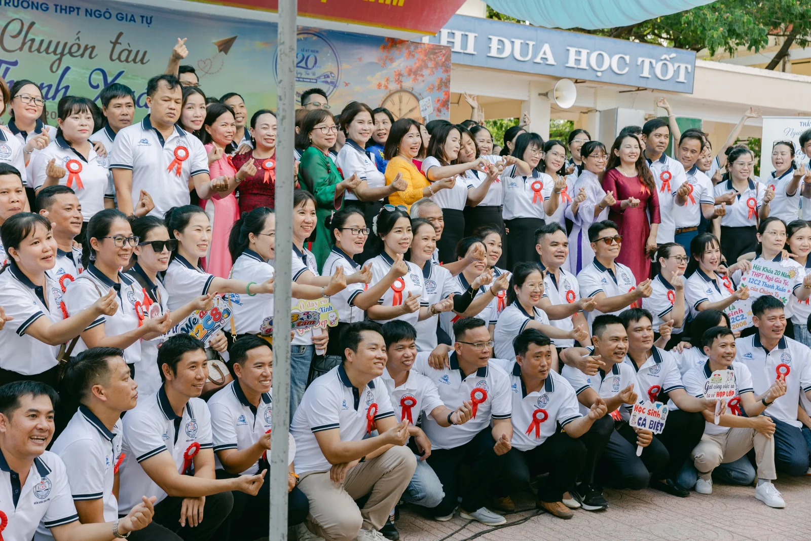 Ảnh lễ kỷ niệm 20 năm THPT Ngô Gia Tự, chụp ngày 08/08/2026