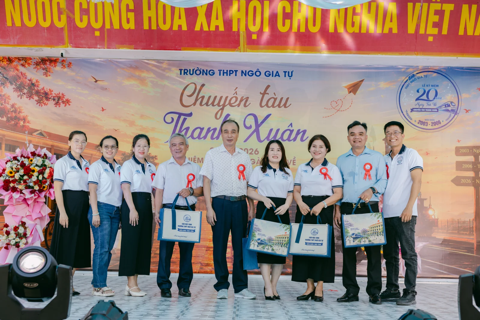 Ảnh lễ kỷ niệm 20 năm THPT Ngô Gia Tự, chụp ngày 08/08/2026