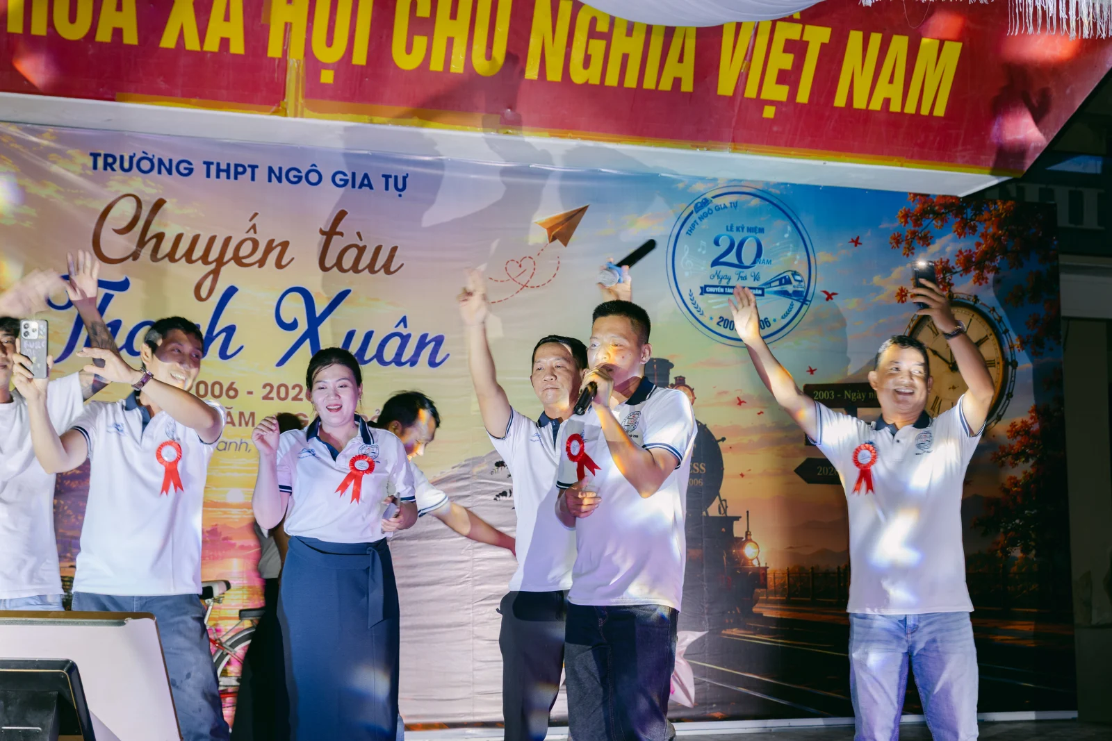 Ảnh lễ kỷ niệm 20 năm THPT Ngô Gia Tự, chụp ngày 08/08/2026