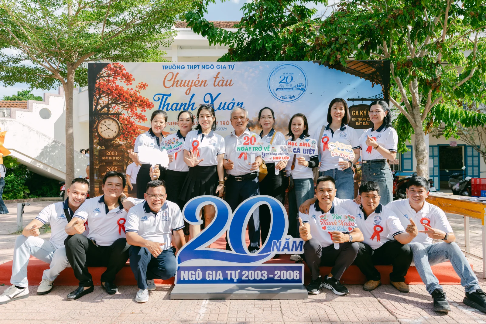 Ảnh lễ kỷ niệm 20 năm THPT Ngô Gia Tự, chụp ngày 08/08/2026