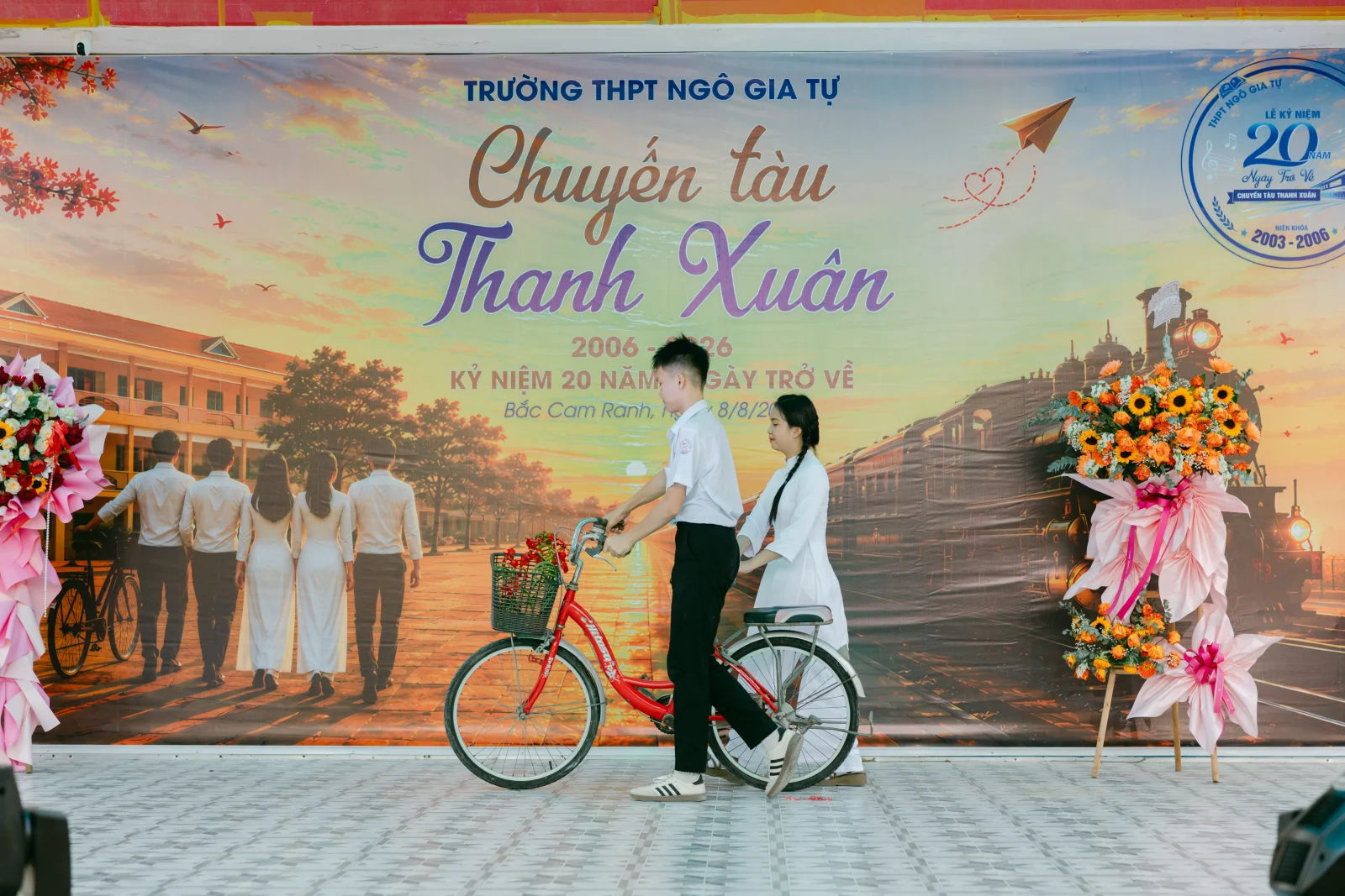 Ảnh lễ kỷ niệm 20 năm THPT Ngô Gia Tự, chụp ngày 08/08/2026