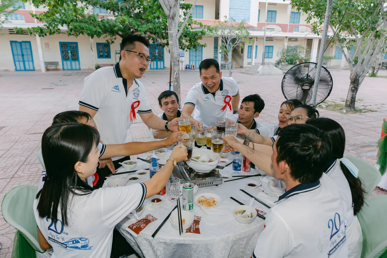 Ảnh lễ kỷ niệm 20 năm THPT Ngô Gia Tự, chụp ngày 08/08/2026