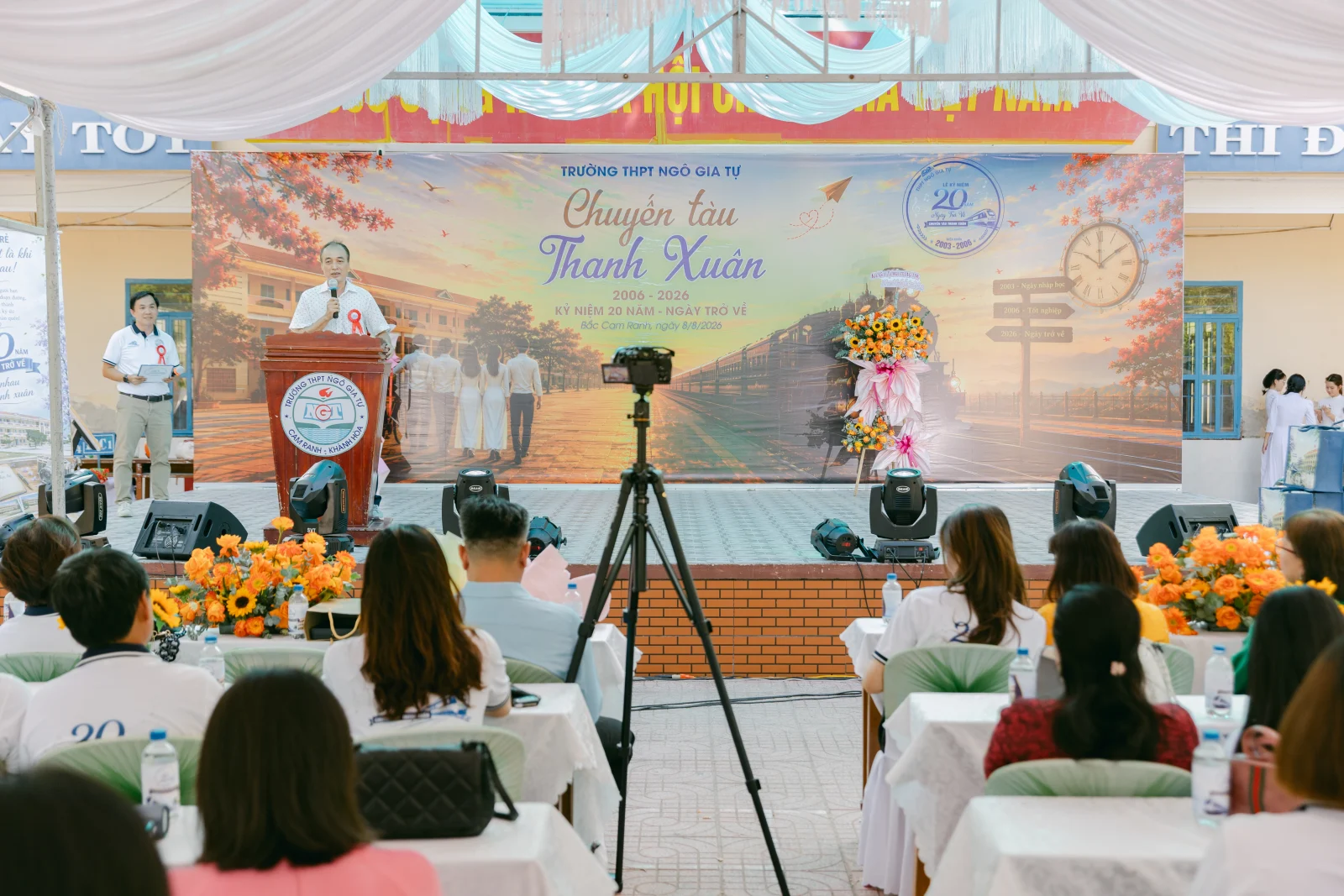 Ảnh lễ kỷ niệm 20 năm THPT Ngô Gia Tự, chụp ngày 08/08/2026