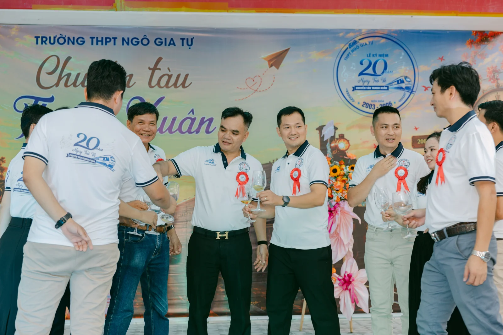 Ảnh lễ kỷ niệm 20 năm THPT Ngô Gia Tự, chụp ngày 08/08/2026
