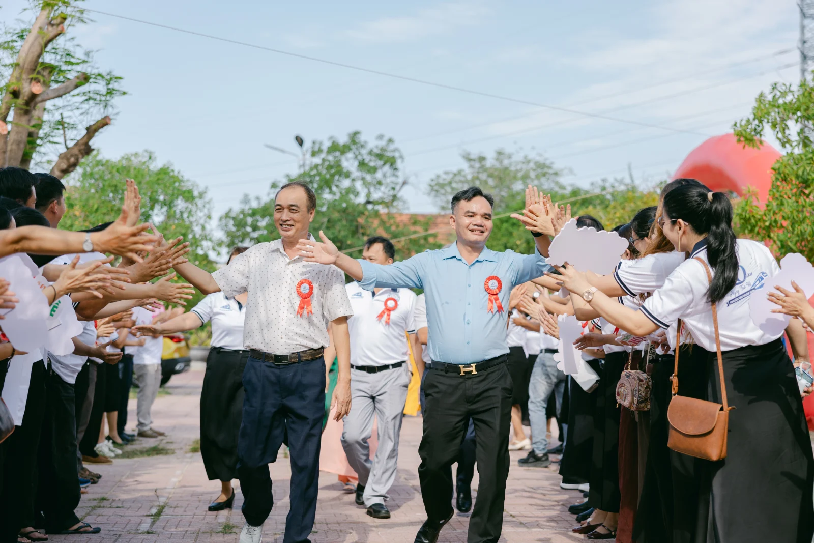 Ảnh lễ kỷ niệm 20 năm THPT Ngô Gia Tự, chụp ngày 08/08/2026